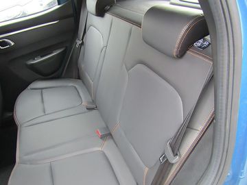 Car image 10