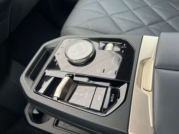 BMW iX 385 kW image number 11