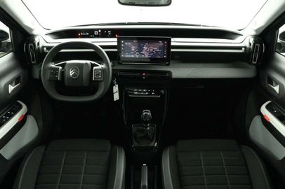 Car image 17