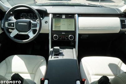 Car image 26