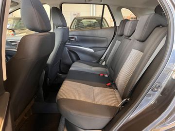 Car image 11