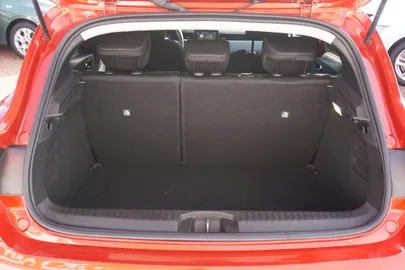 Car image 32