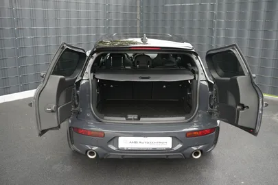 Car image 40
