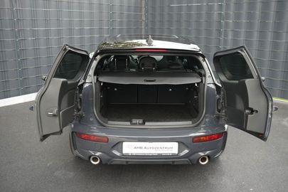 Car image 40