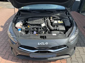 Car image 32