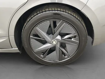 Car image 38