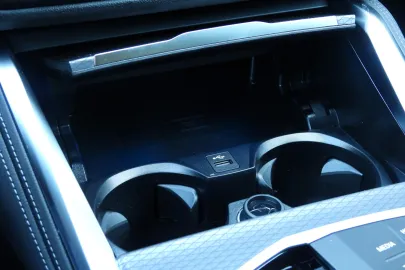 Car image 39