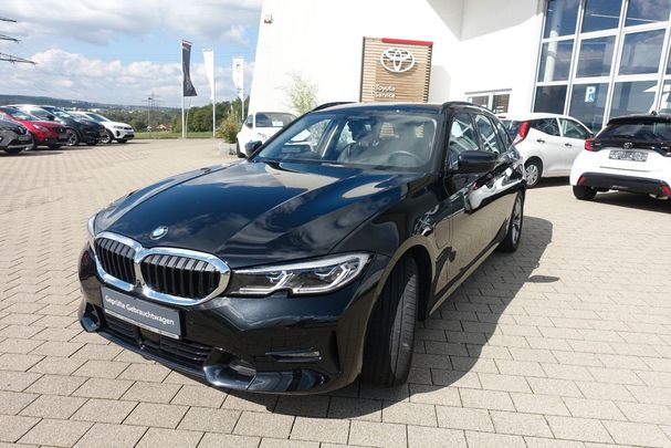 BMW 330 e Touring Sport Line xDrive 215 kW image number 1