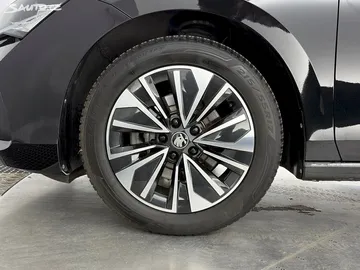 Car image 35