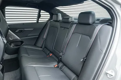 Car image 46
