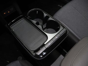 Car image 37