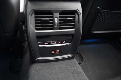 Car image 36