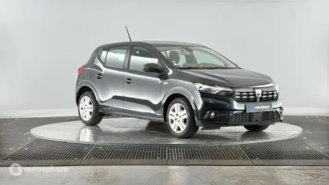 Car image 3