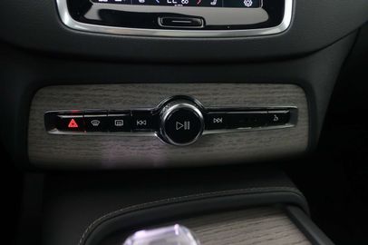 Car image 36