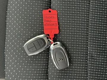 Car image 40