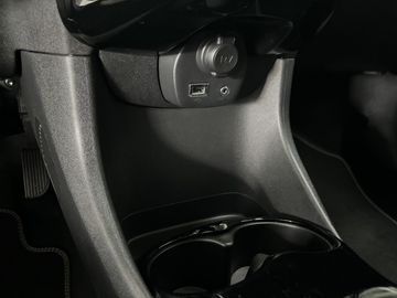 Car image 33