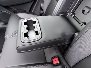 Car image 46