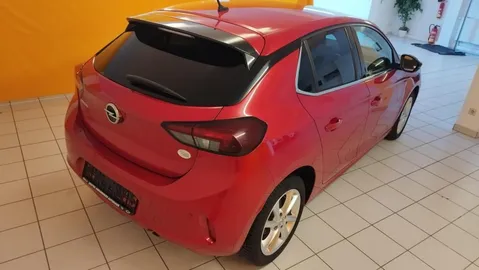 Car image 4