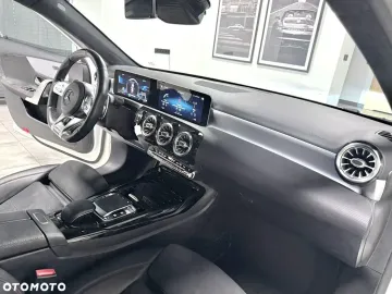 Car image 40