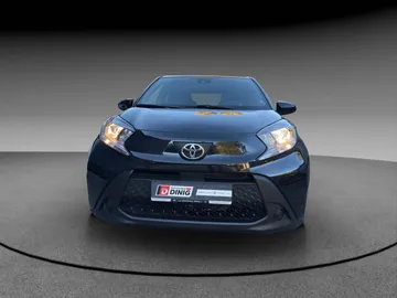 Car image 4