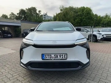 Car image 2