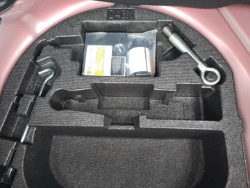 Car image 30