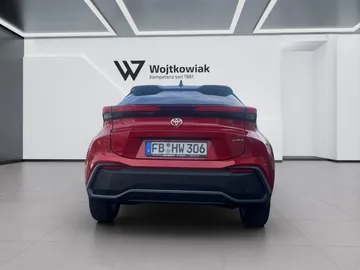 Car image 4