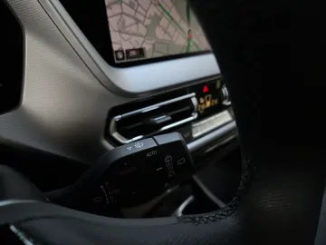Car image 40