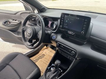 Car image 15