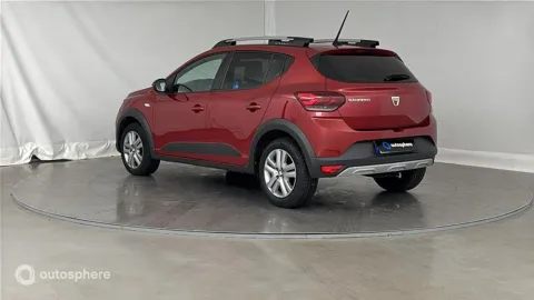 Car image 4
