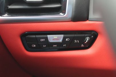 Car image 37