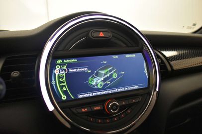 Car image 28