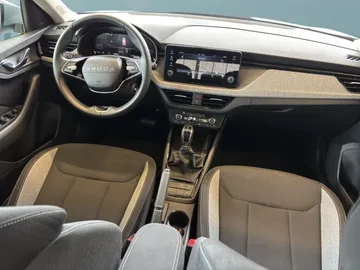 Car image 23