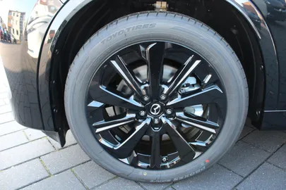 Car image 28