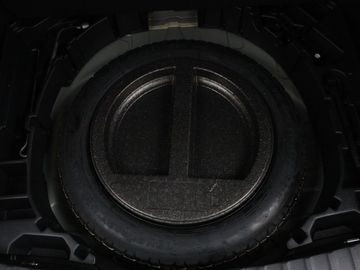 Car image 36