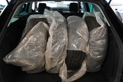 Car image 42