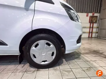 Car image 23
