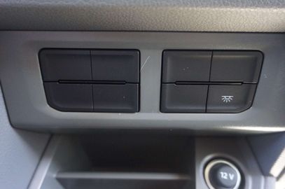 Car image 37