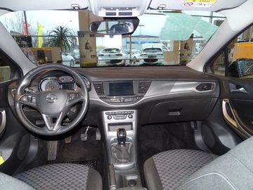 Car image 12