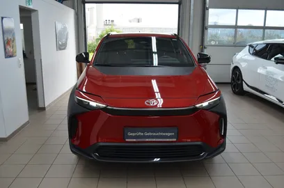 Car image 5