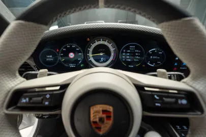 Car image 37