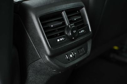 Car image 47