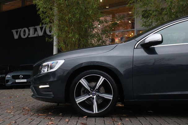 Volvo V60 T4 140 kW image number 19