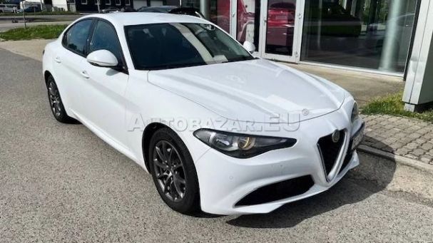 Alfa Romeo Giulia 2.0 Turbo AT8 Super 147 kW image number 2