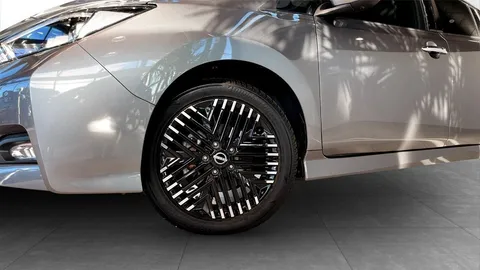 Car image 9