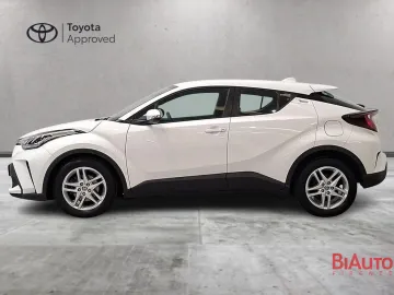 Car image 3