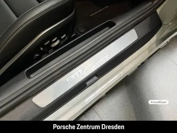 Car image 32