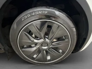 Car image 33