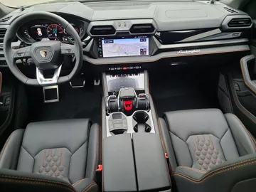 Car image 26