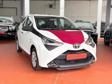 Car image 3